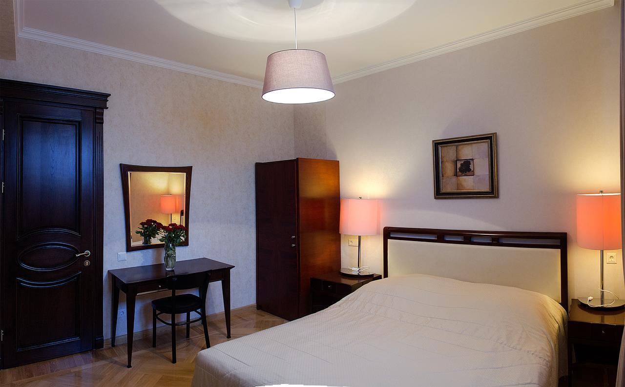 Tiflislux Apartment - Old City Philarmonic Esterno foto